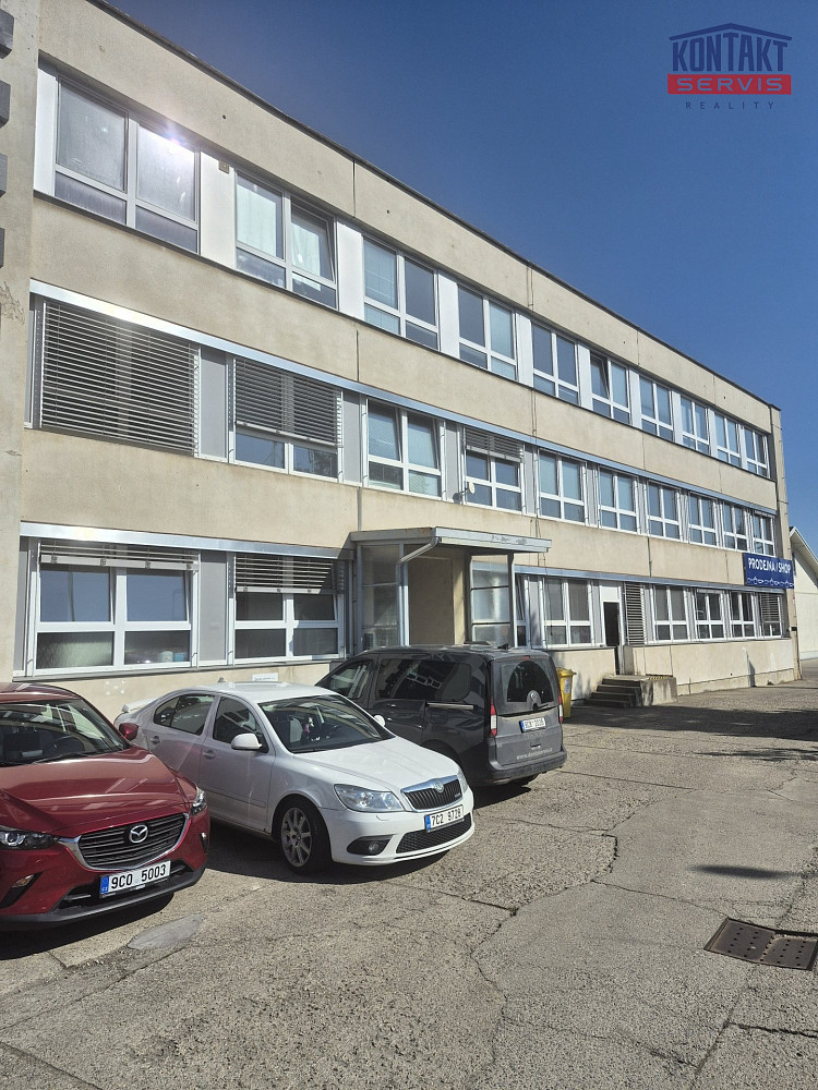 Pronájem kanceláře 225 m²