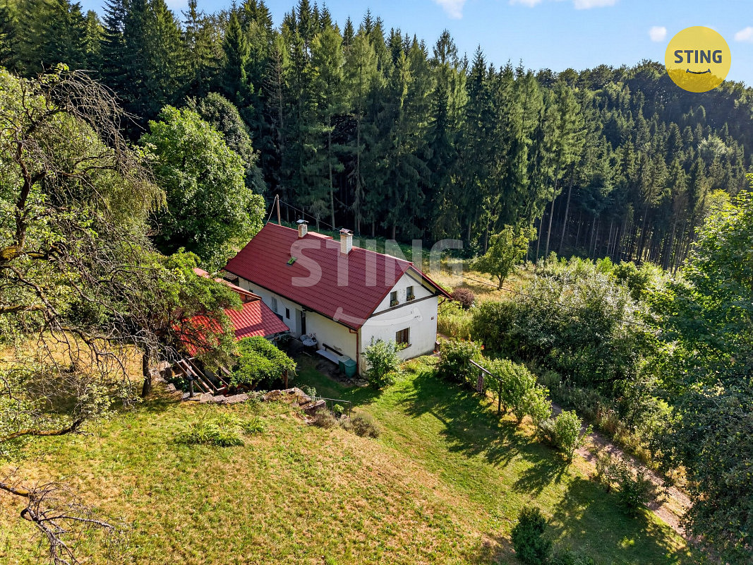 Prodej domu 150 m² s pozemkem 2 805 m² – fotografie 2