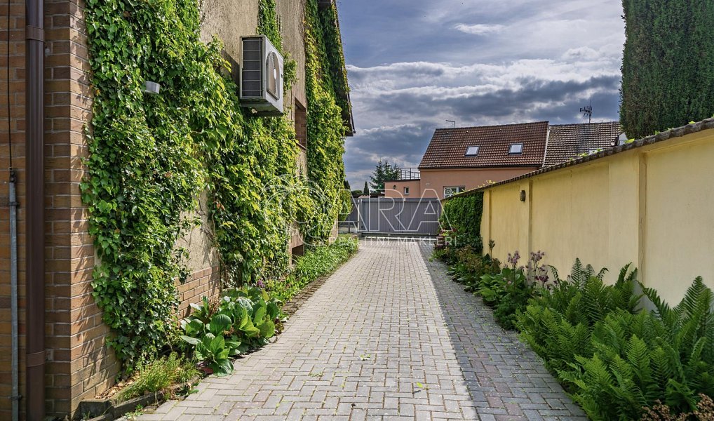 Prodej domu 384 m² s pozemkem 1 835 m², Týnec nad Labem – náhled fotky 7