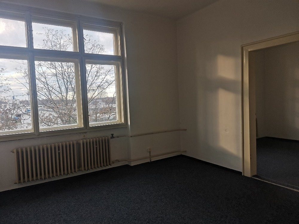 Pronájem kanceláře 35 m² – fotografie 3