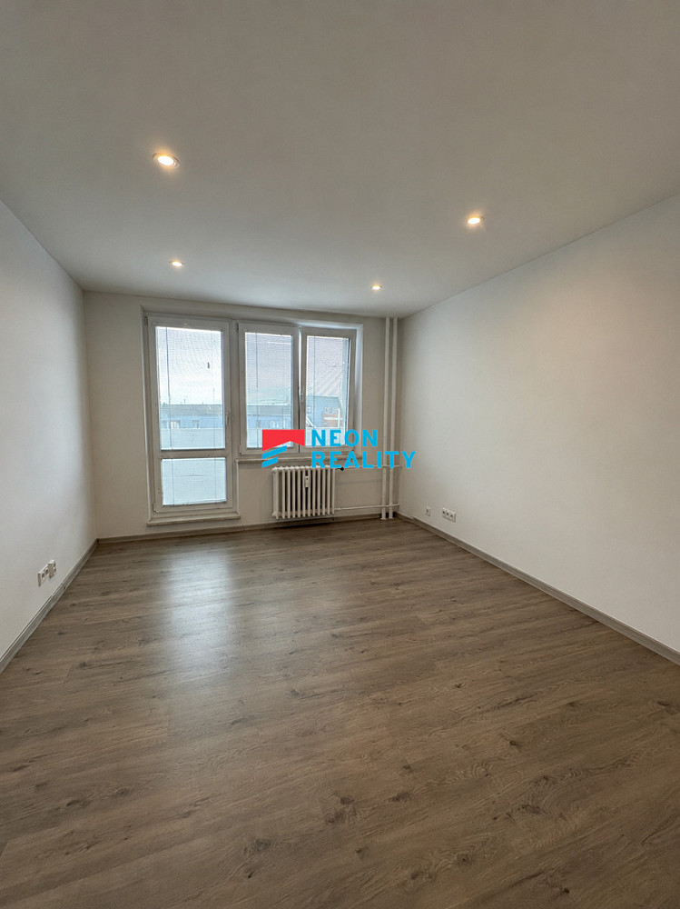 Pronájem bytu 1+kk 25 m² - Widok 3