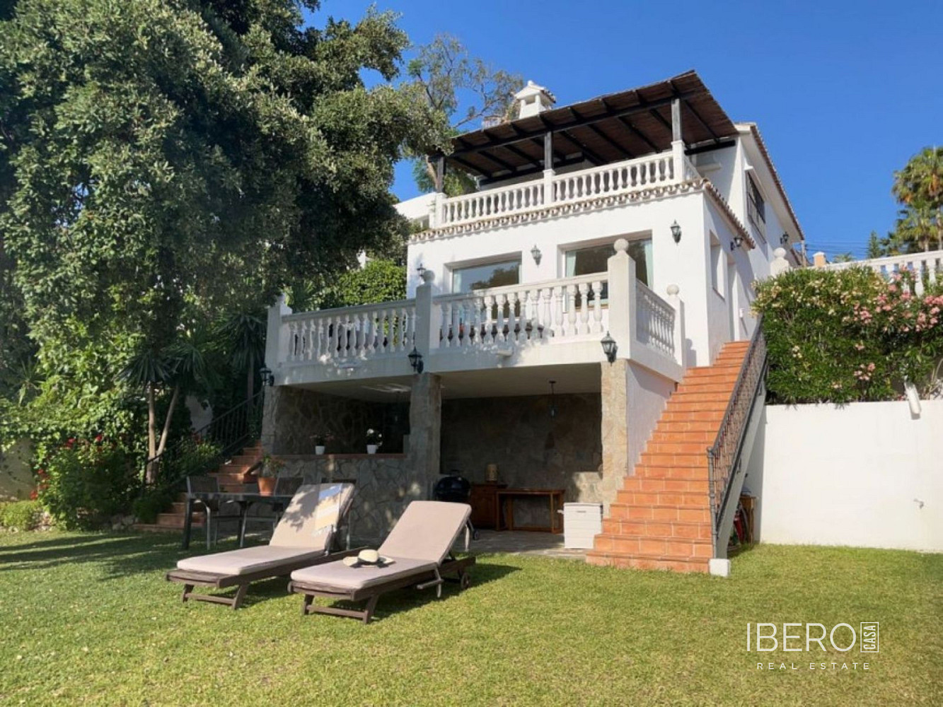 Prodej domu 281 m² s pozemkem 1 059 m²