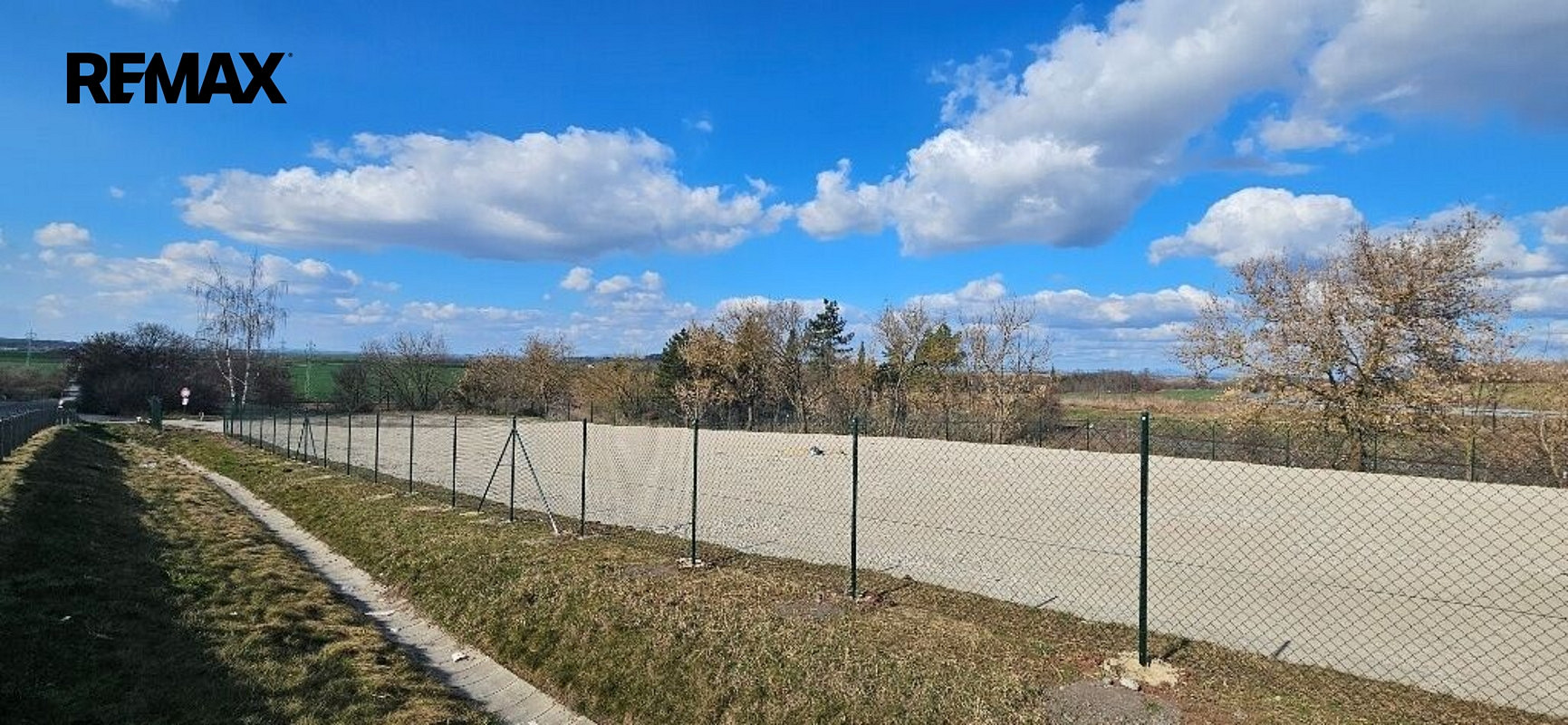 Prodej komerčního pozemku 2 003 m² – fotografie 3