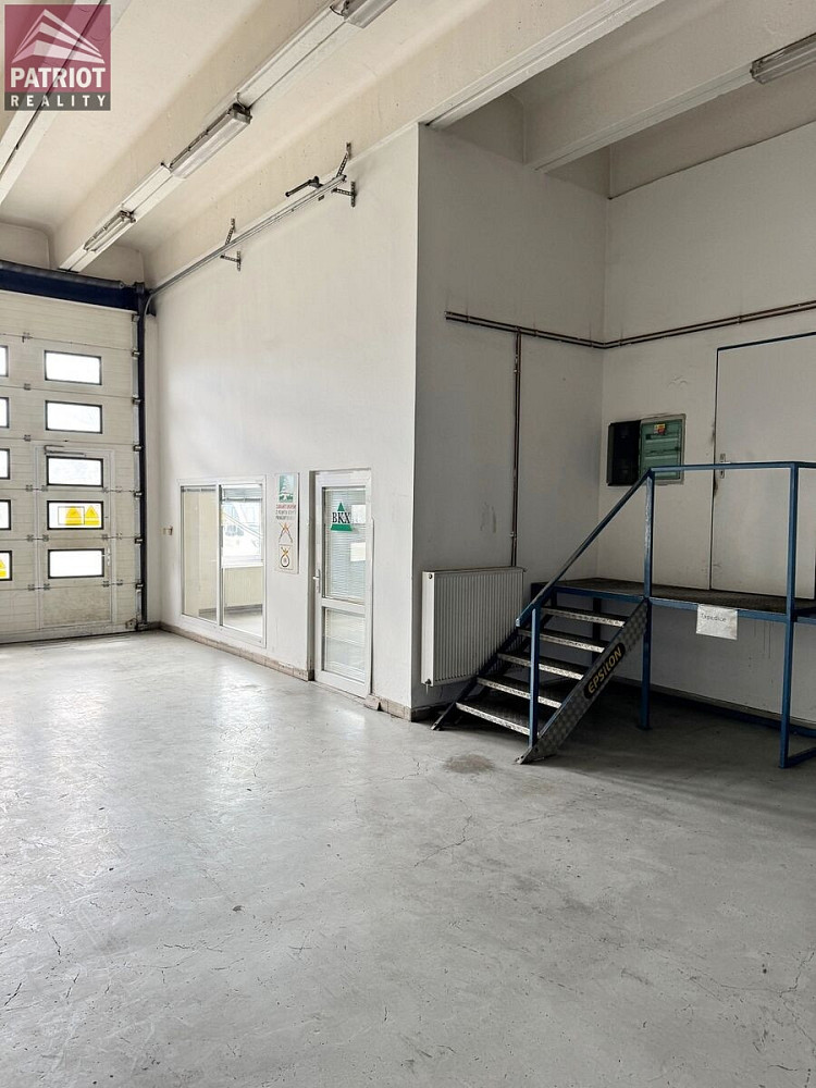 Pronájem skladovacích prostor 200 m² – fotografie 3