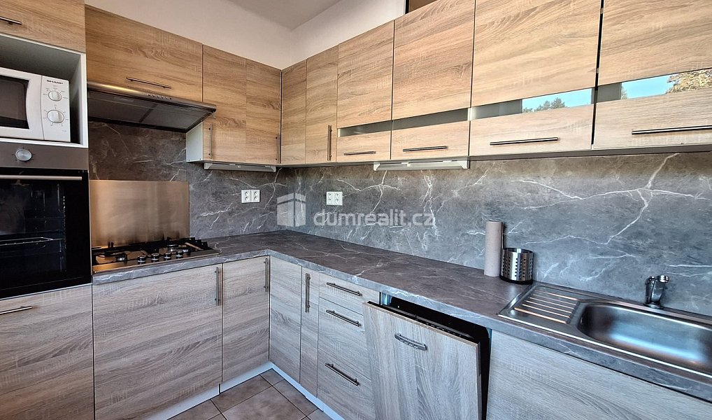 Pronájem bytu 3+1 65 m², Praha – fotka 1 z 16
