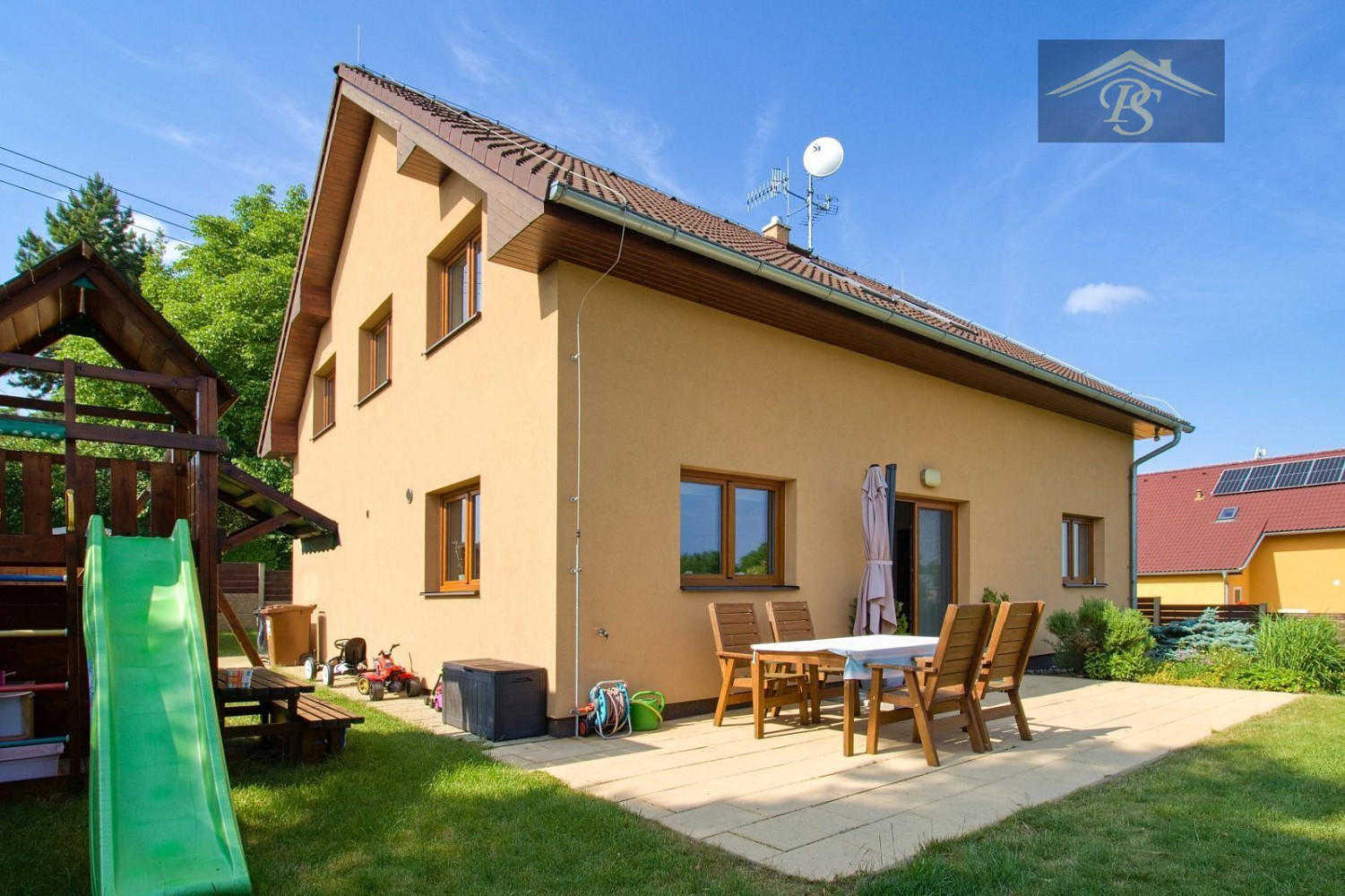 Prodej domu 186 m² s pozemkem 438 m²