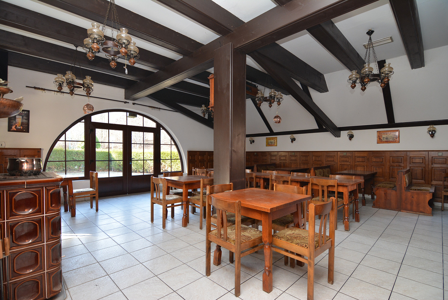 Obchodní prostory s bydlením UP 510 m², pozemky 7.547 m² – pohled 2
