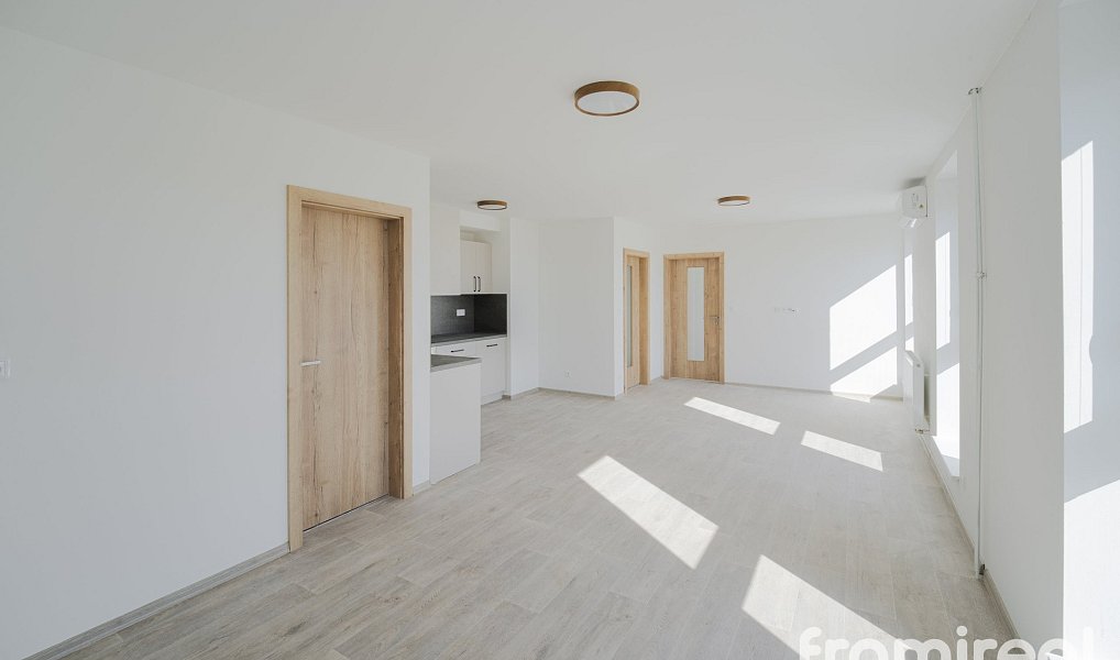 Pronájem bytu 2+kk 40 m², Veselí nad Moravou – náhled fotky 3