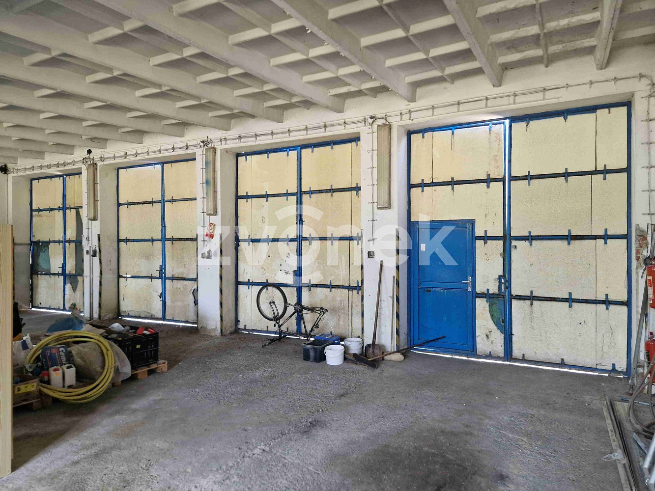 Pronájem komerčního objektu (jiného typu) 250 m² – fotografie 4
