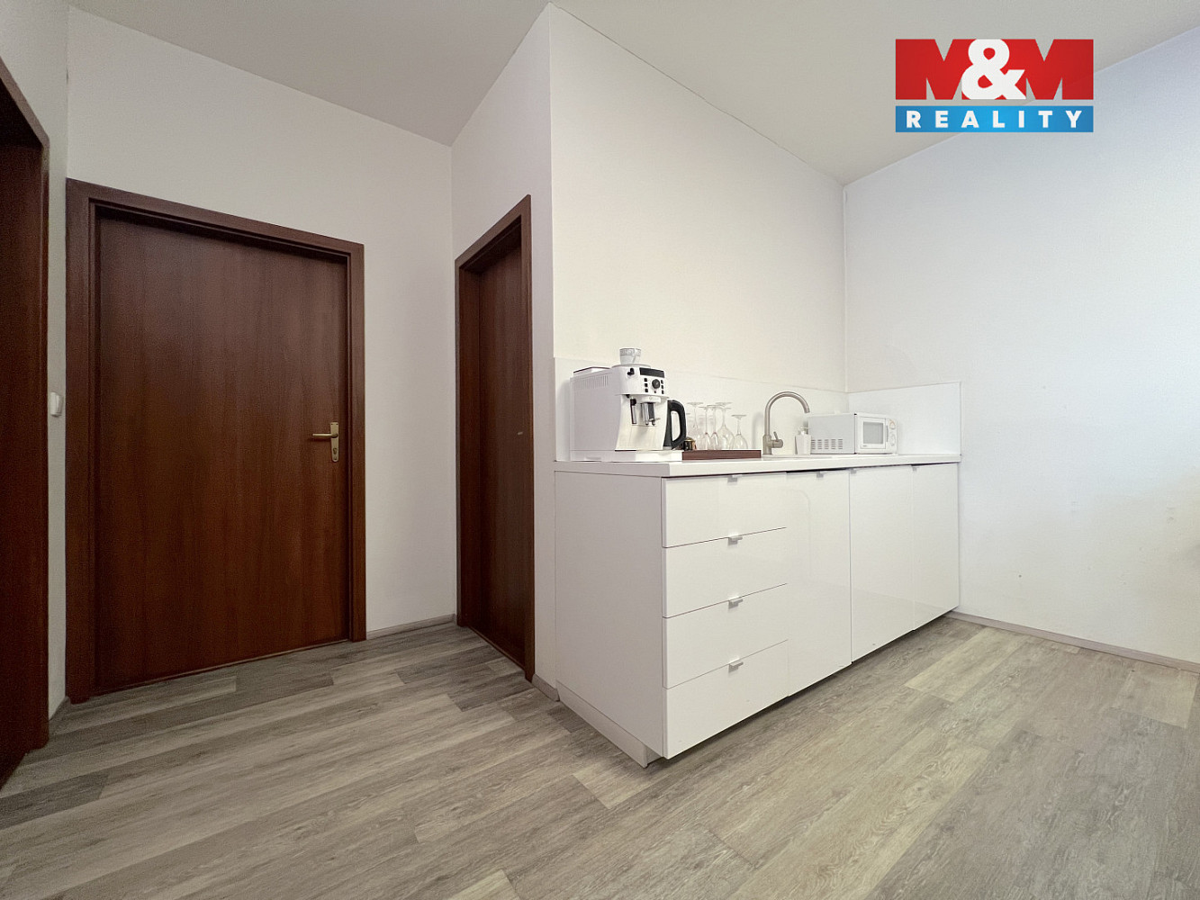 Pronájem kanceláře 83 m² – fotografie 5