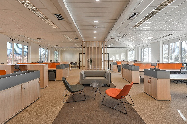 Pronájem kanceláře 251 m² – fotografie 4
