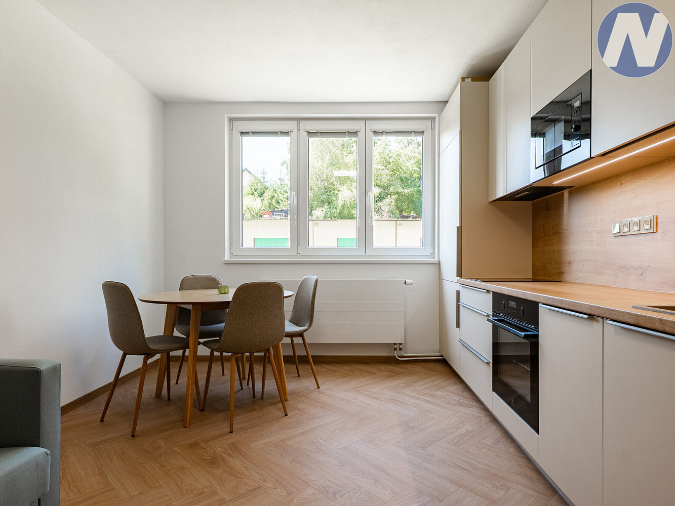 Prodej komerčního objektu (jiného typu) 34 m²
