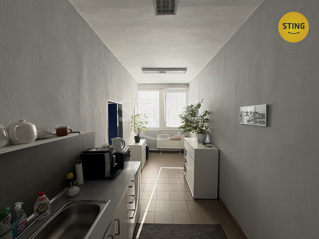 Pronájem kanceláře 67 m² – pohled 5