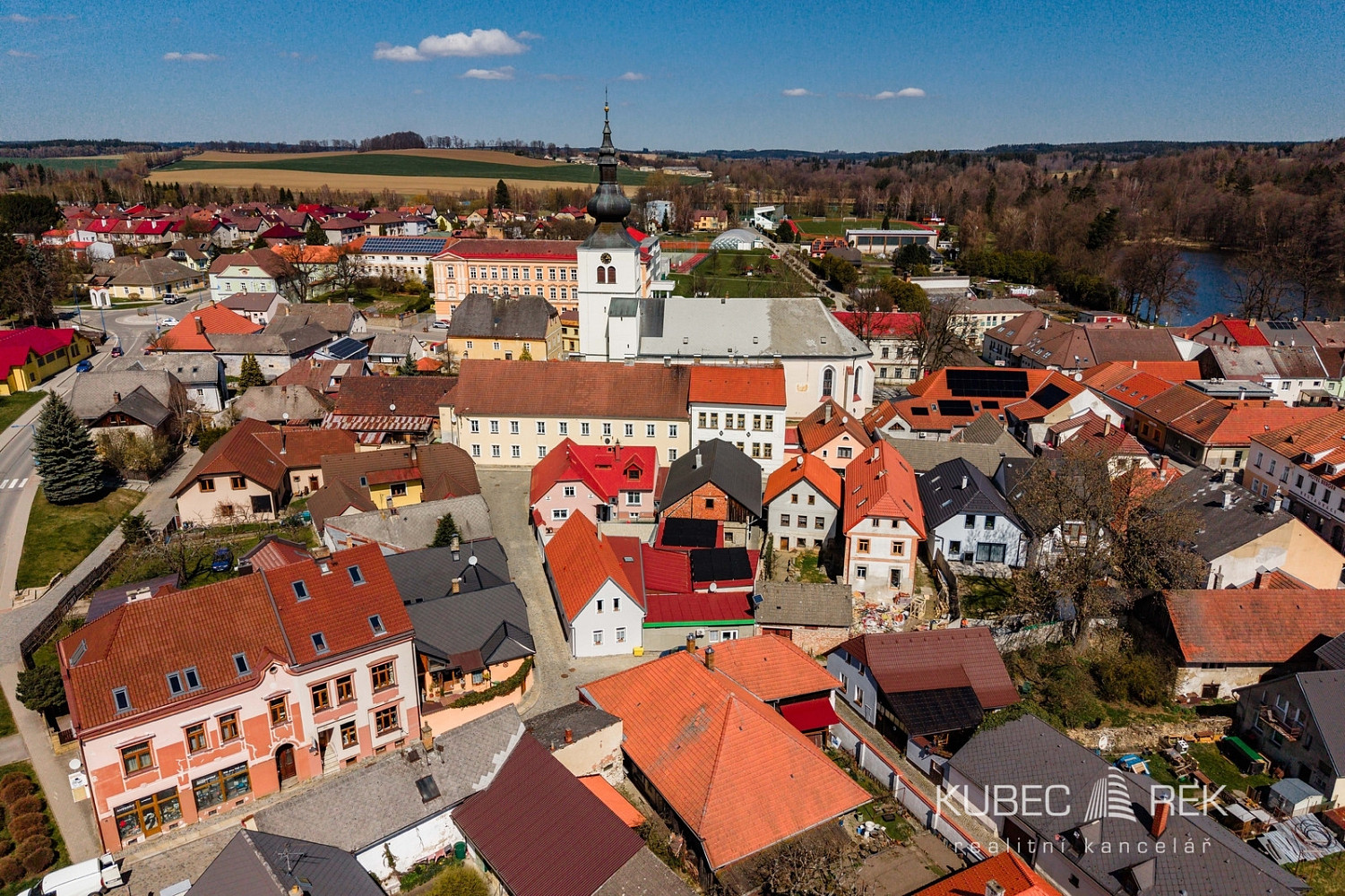 Prodej domu 270 m² s pozemkem 430 m² – pohled 3