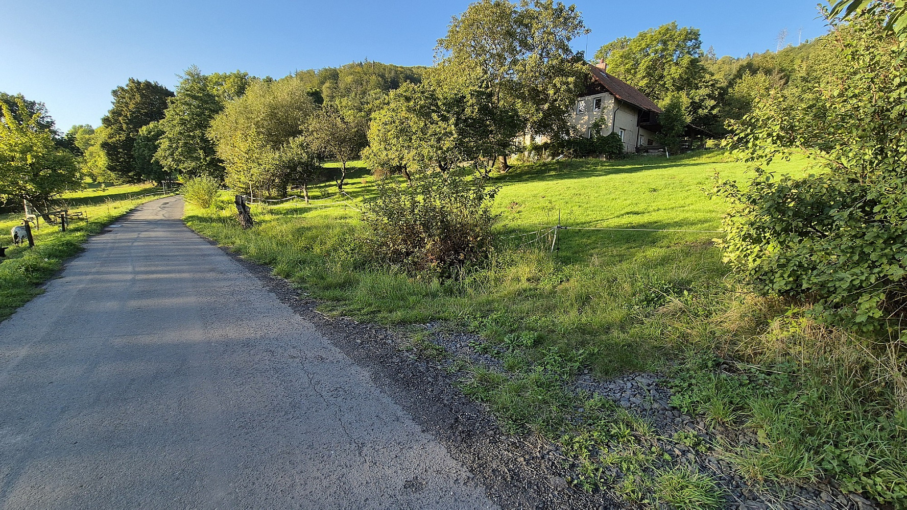 Prodej stavebního pozemku 1 640 m² — photo 2