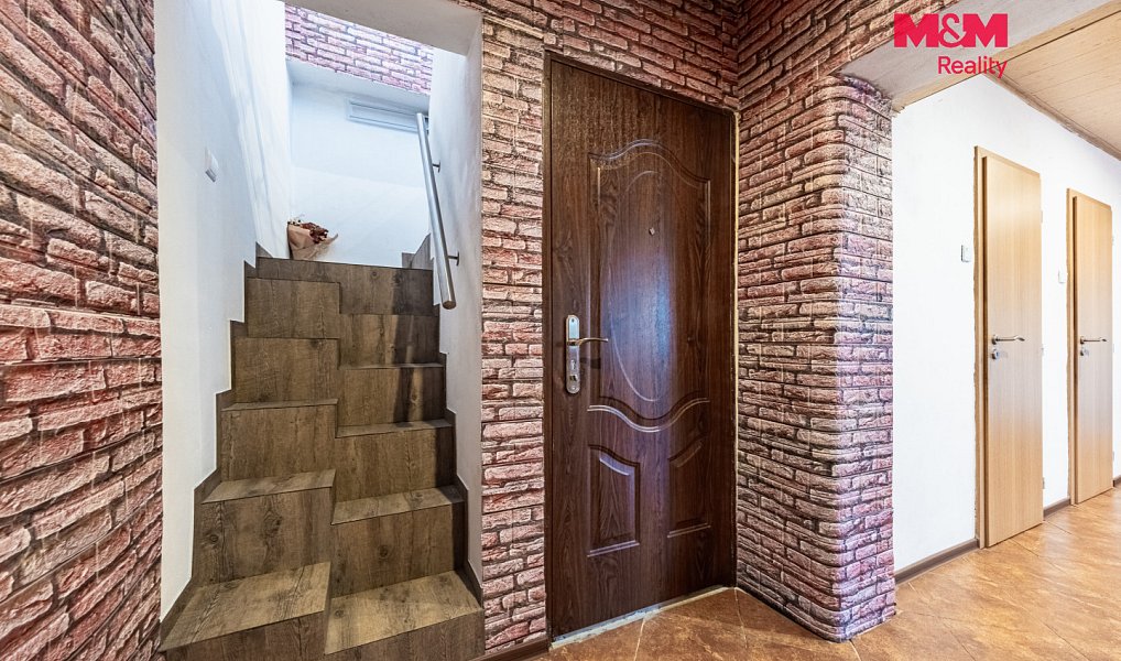 Prodej domu 200 m² s pozemkem 346 m², Komárov – náhled fotky 8