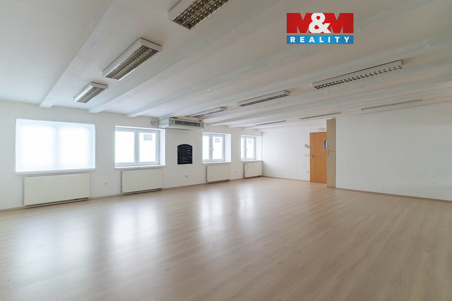Prodej obchodních prostor 305 m²