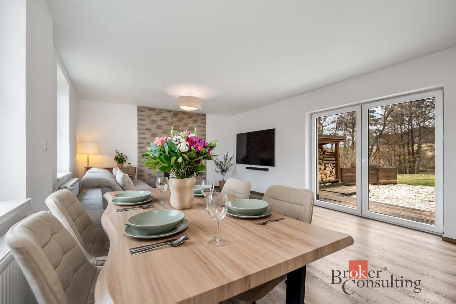 Prodej domu 199 m² s pozemkem 2 699 m² — photo 2