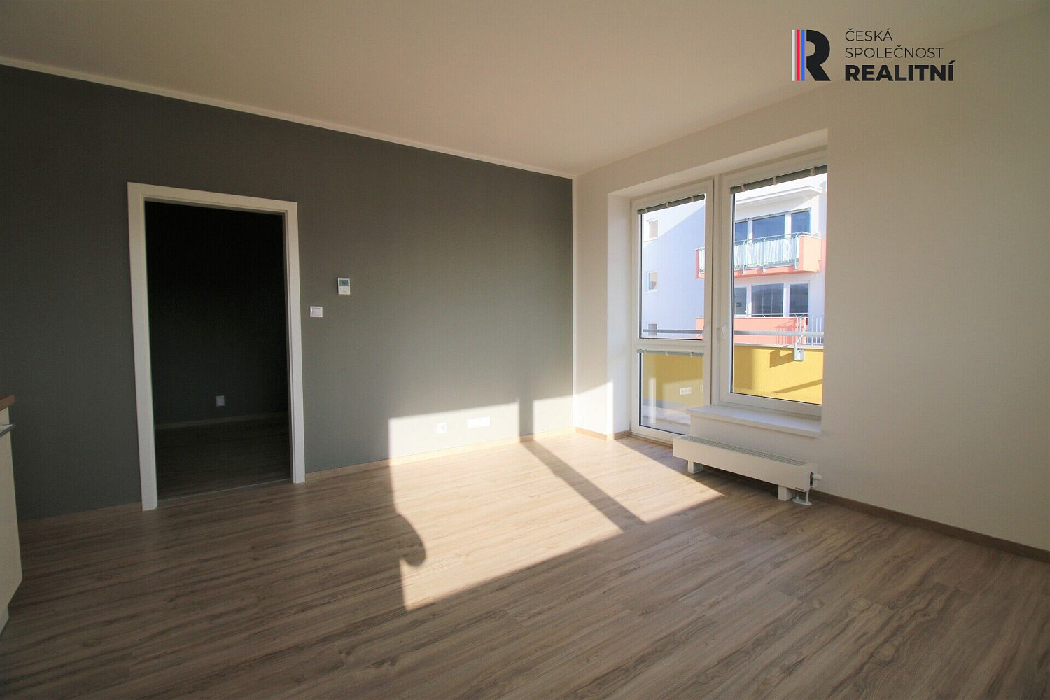 Pronájem bytu 2+kk 48 m² – fotografie 3