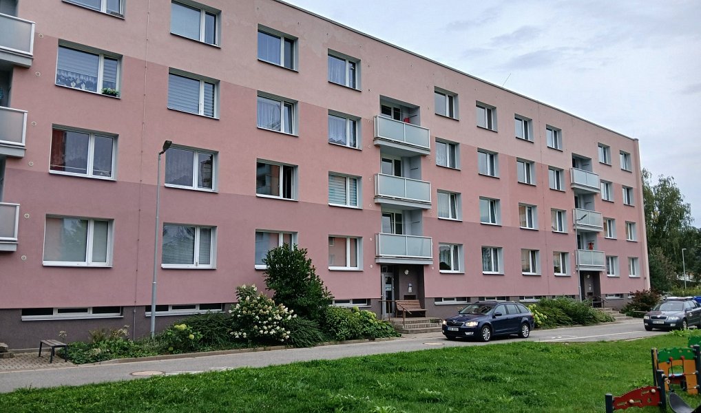 Prodej bytu 3+1 70 m², Hostinné – náhled fotky 2