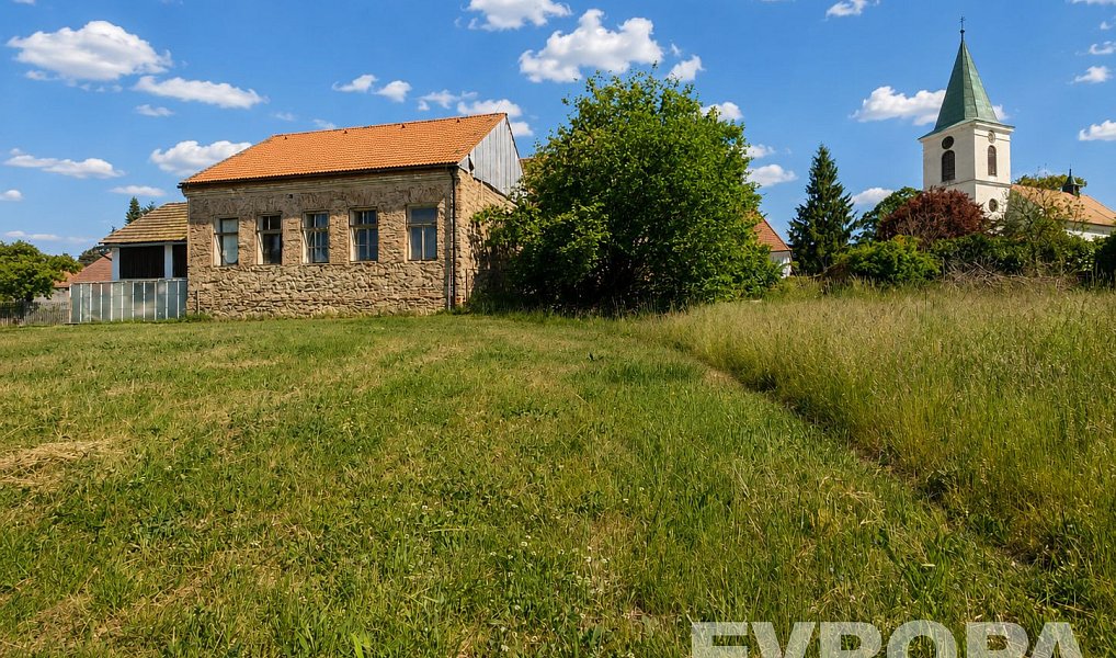 Prodej domu 631 m² s pozemkem 856 m², Uzeničky – náhled fotky 12