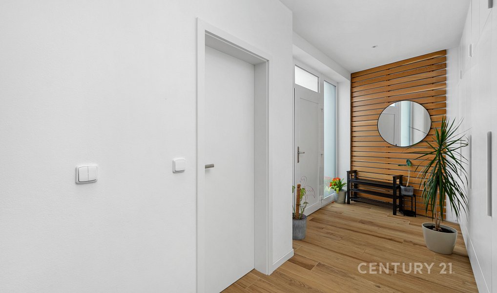 Prodej domu 172 m² s pozemkem 612 m², Hajany – náhled fotky 9