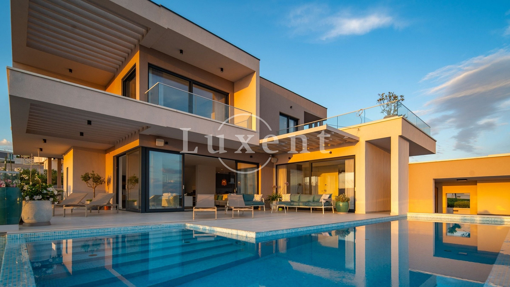 Prodej domu 210 m² s pozemkem 1 035 m²