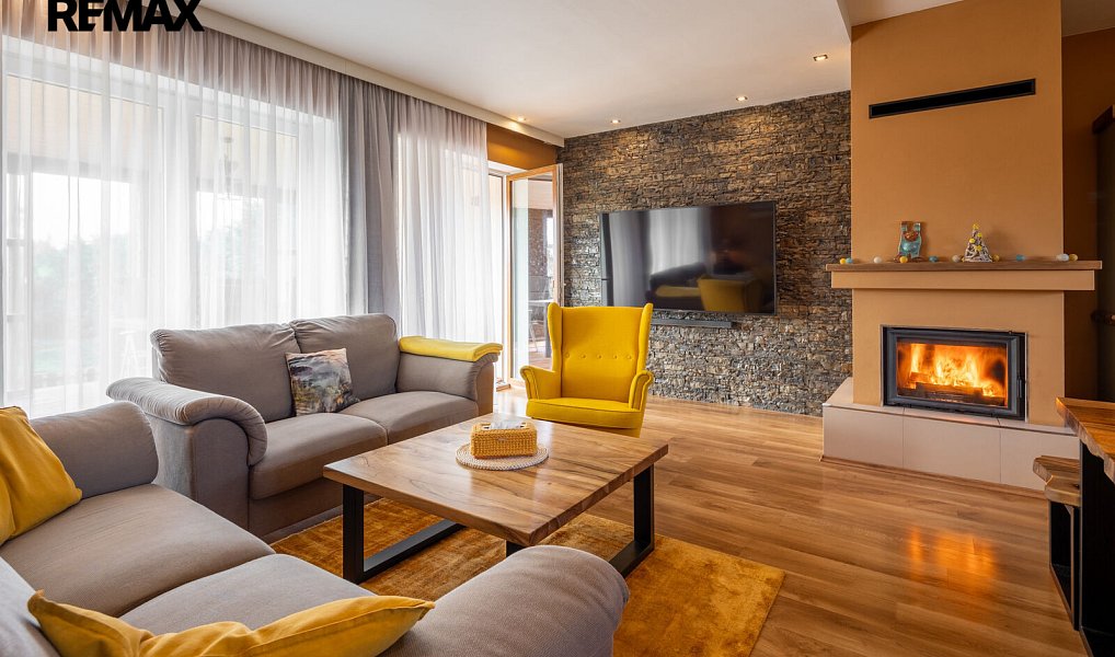 Prodej domu 199 m² s pozemkem 524 m², Hovorčovice – náhled fotky 3