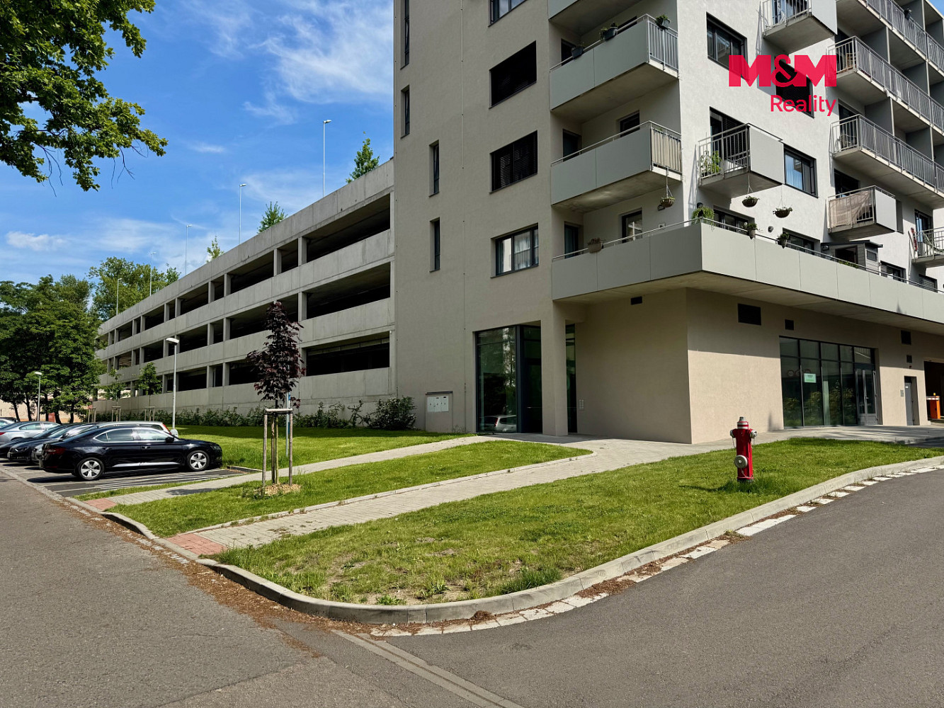 Pronájem garážového stání, 13 m2, Pardubice – fotografie 3