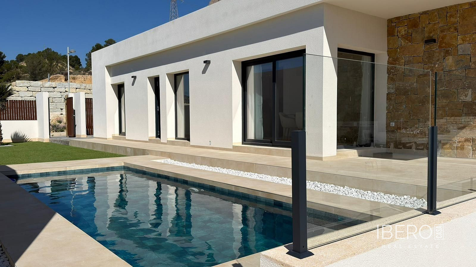 Prodej domu 107 m² s pozemkem 300 m² — photo 2