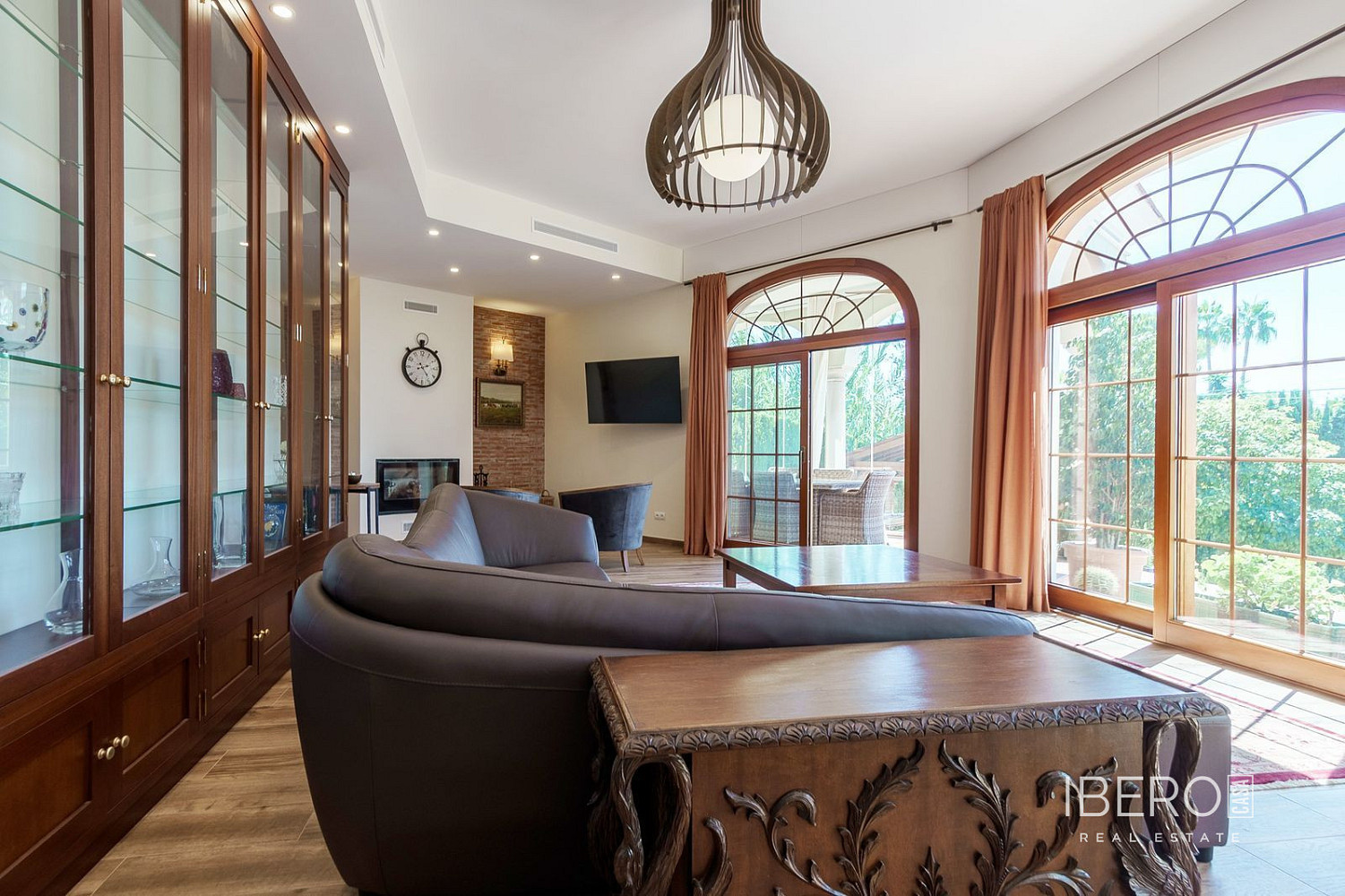 Prodej domu 598 m² s pozemkem 1 100 m² - Más