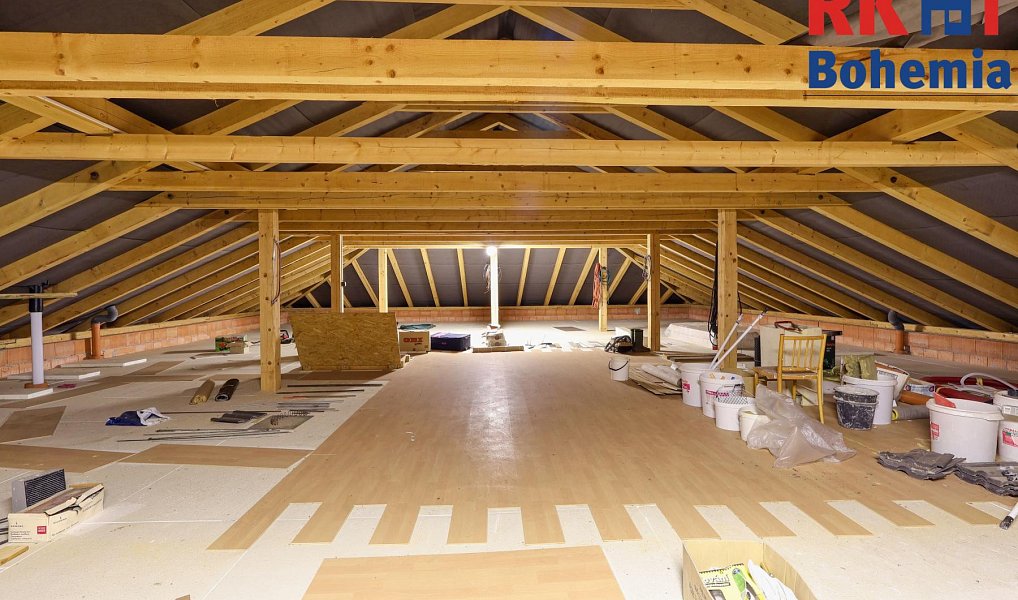 Prodej domu 266 m² s pozemkem 1 426 m², Šestajovice – náhled fotky 46