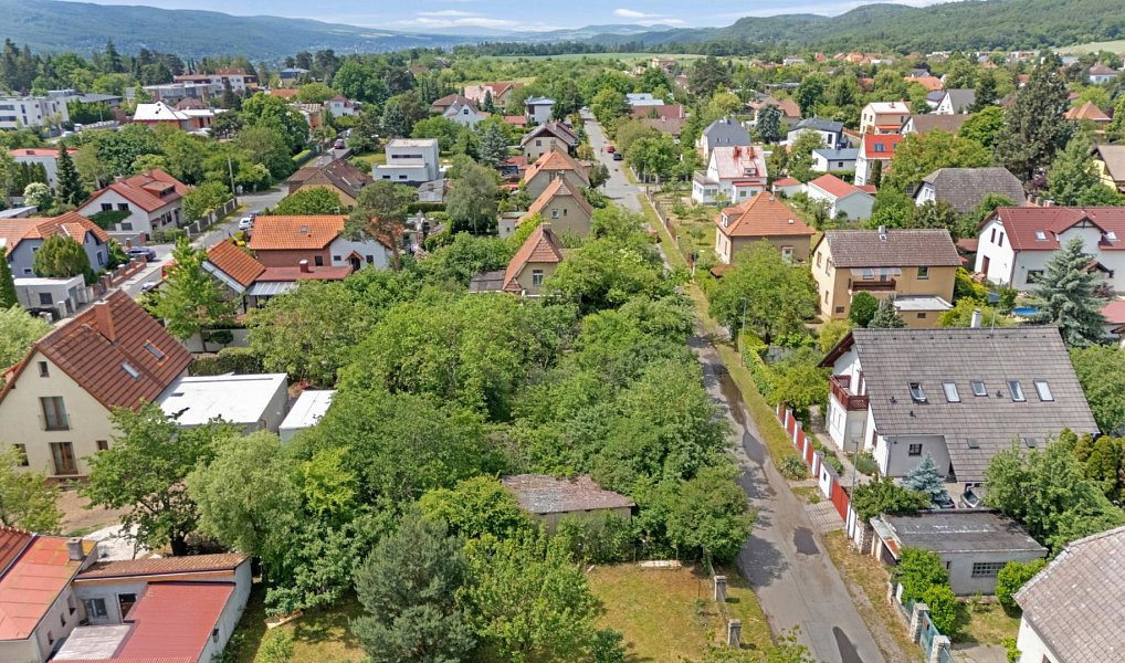 Prodej stavebního pozemku 1 303 m², Černošice – náhled fotky 5