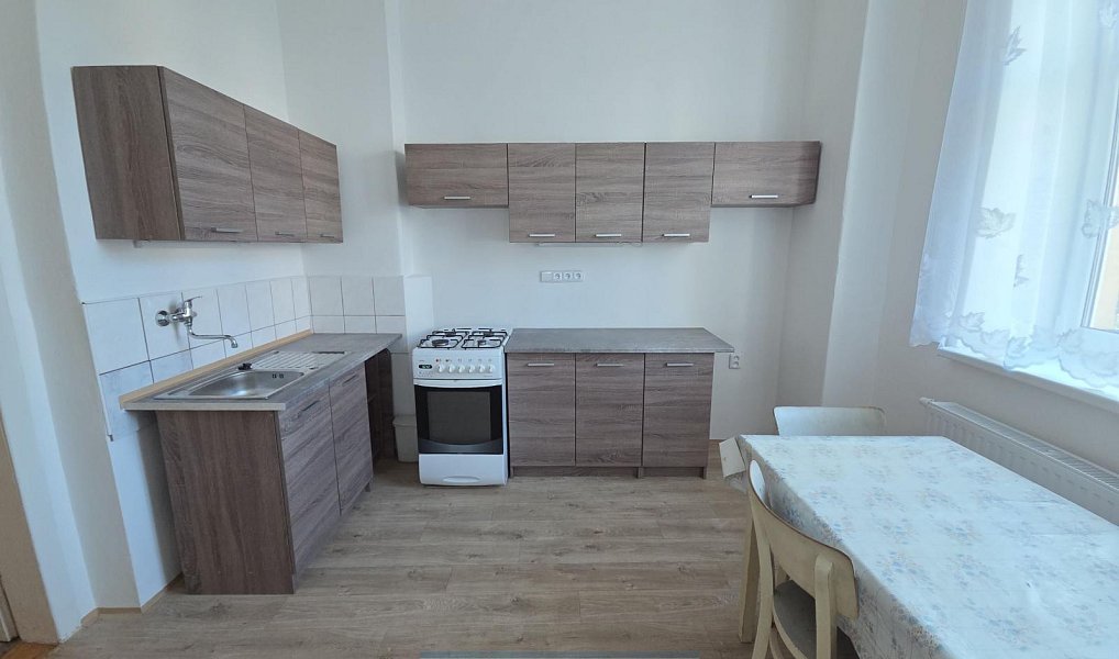 Pronájem bytu 2+1 54 m², Krnov – náhled fotky 2