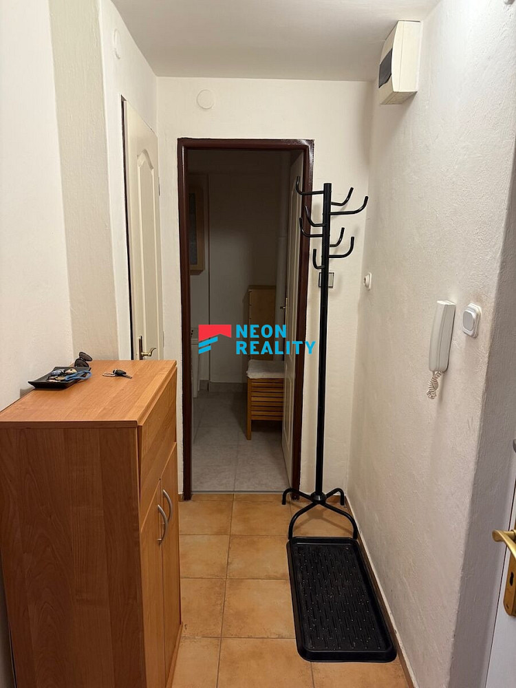 Pronájem bytu 2+1 56 m² – pohled 6