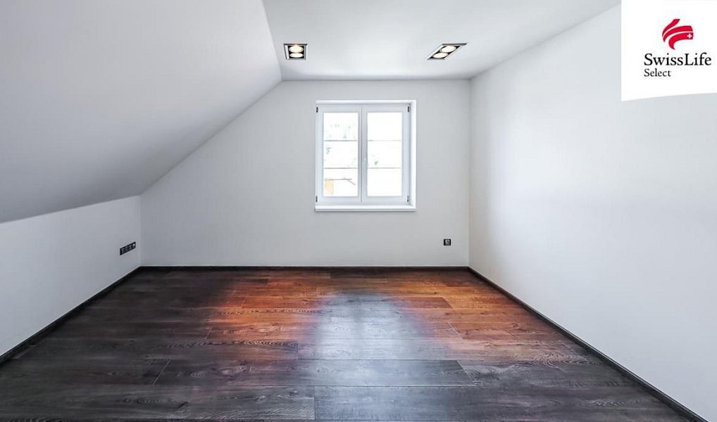 Prodej domu 211 m² s pozemkem 975 m², Ostrov – náhled fotky 20