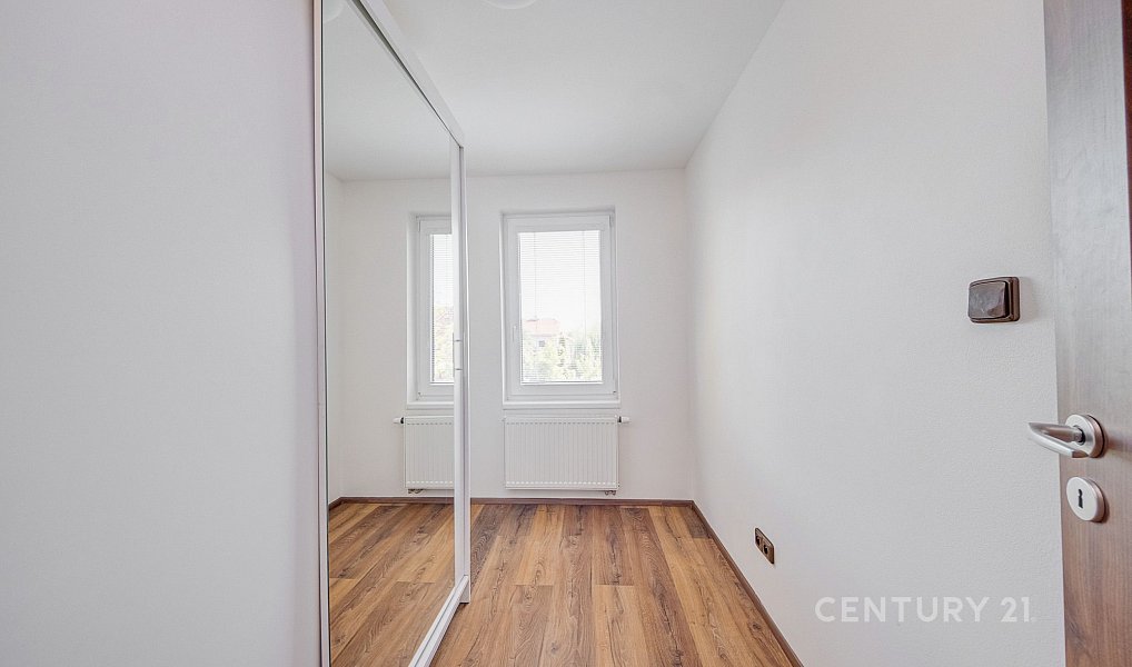 Pronájem bytu 4+kk 97 m², Úvaly – náhled fotky 8