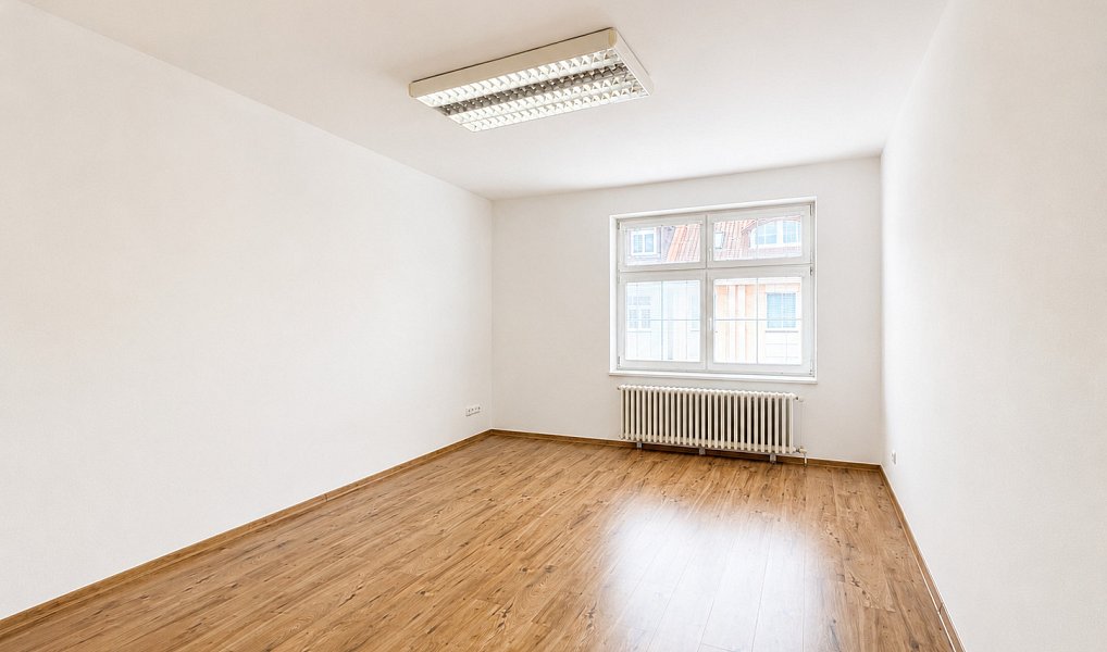 Pronájem kanceláře 78 m², Hradec Králové – náhled fotky 2