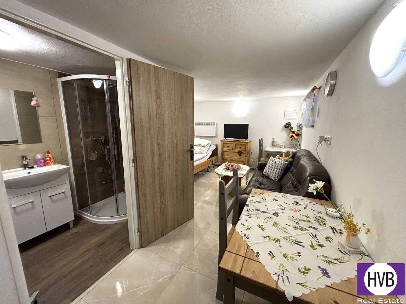 Pronájem bytu 1+1 60 m² — photo 3