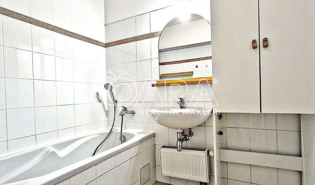 Pronájem bytu 2+kk 71 m², Praha – náhled fotky 9