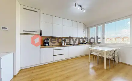 Prodej bytu 3+kk 68 m², sídl. Dukelských hrdinů, Břeclav