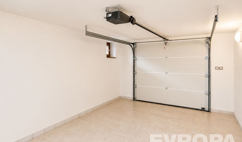 Pronájem domu 350 m² s pozemkem 534 m², Průhonice – náhled fotky 16