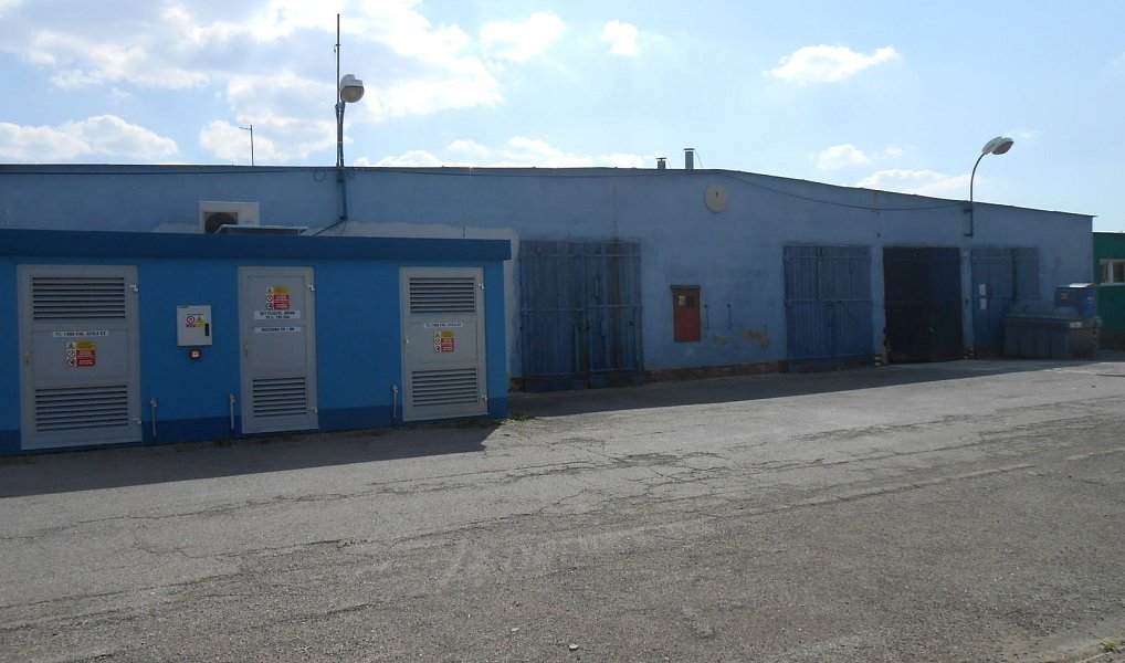 Pronájem výrobních prostor 2 100 m², Měnín – náhled fotky 3
