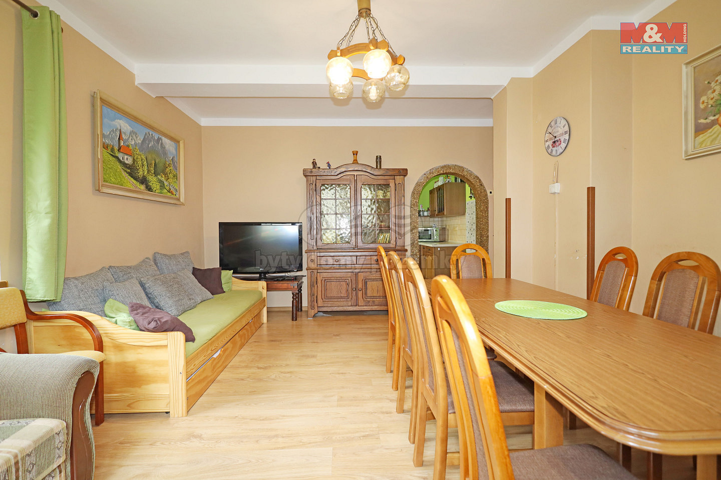 Prodej domu 200 m² s pozemkem 1 149 m² - View 3