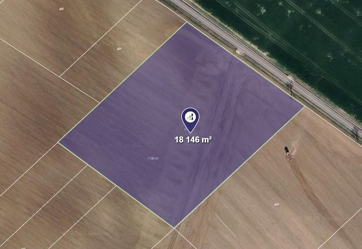 Prodej pole 907 m²