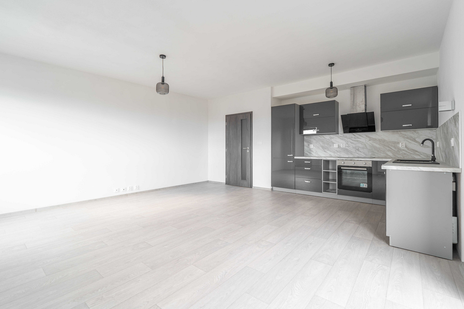 Pronájem bytu 2+kk 60 m² – fotografie 3