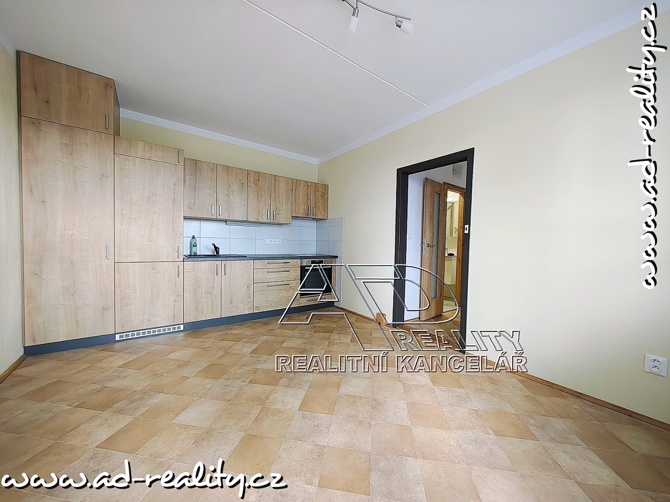 Pronájem bytu 2+kk 41 m² — photo 3