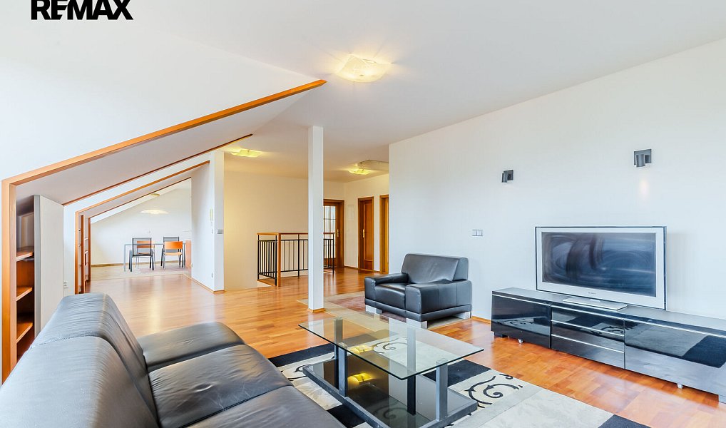 Pronájem bytu 3+kk 126 m², Praha – náhled fotky 8