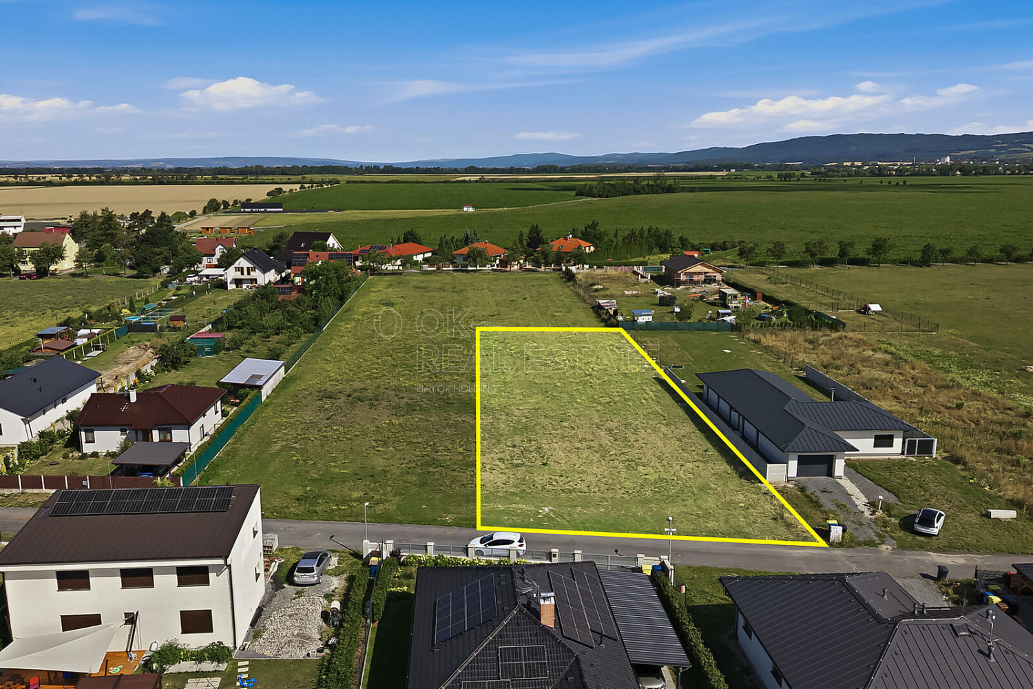 Prodej stavebního pozemku 2 016 m² – fotografie 3