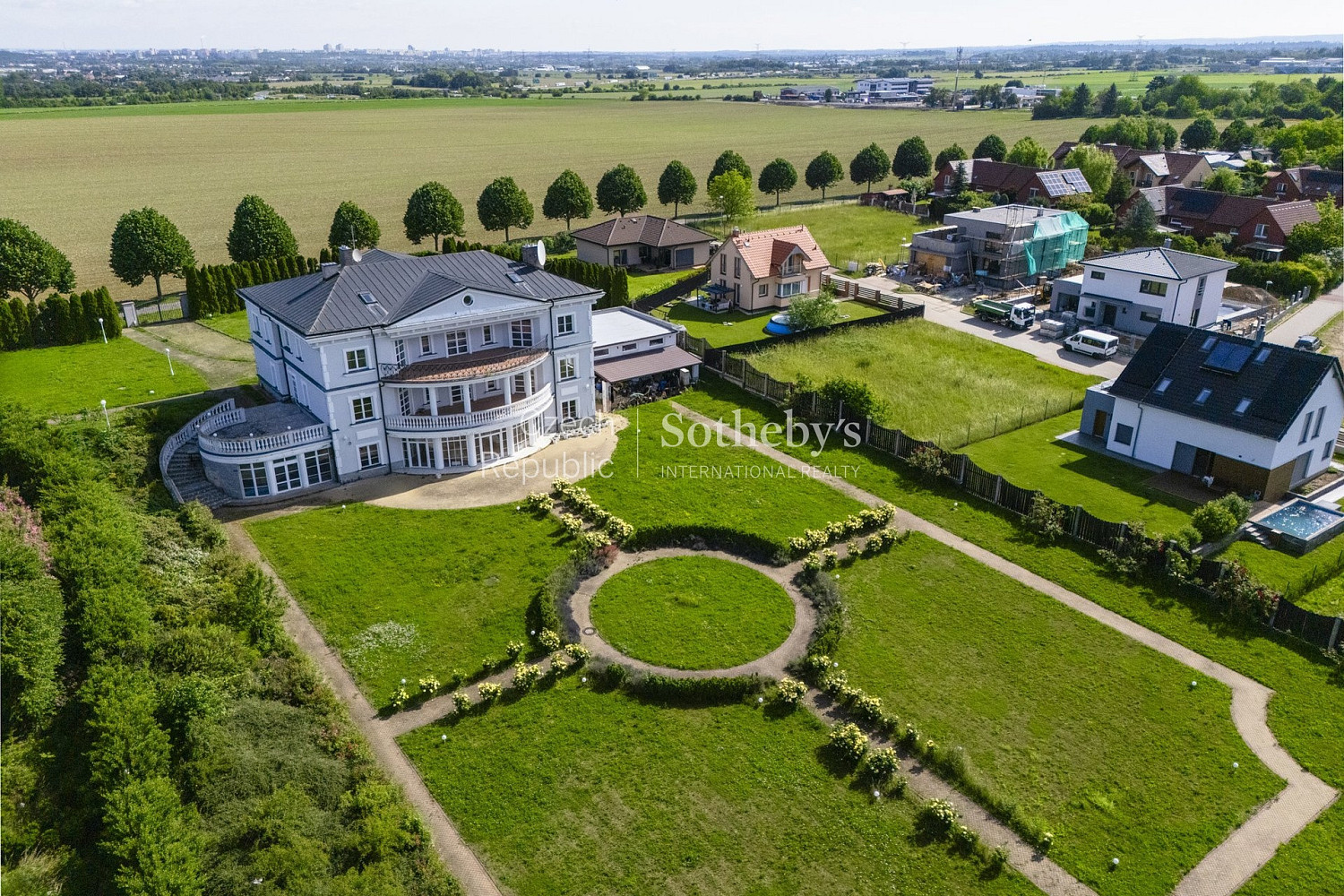 Prodej domu 975 m² s pozemkem 3 574 m² – fotografie 3